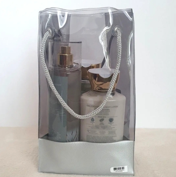 Bath & Body Works Sweater Weather 5 Pc Gift Bag Set - Picture 4 of 4